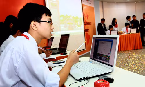 Phần dự thi chương trình “Toán tiếng Anh' dành cho khối lớp 8
