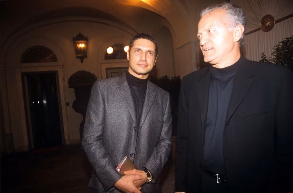 Antonio D'Amico (trái) phải tiêm thuốc an thần vì quá kích động lúc hay tin người yêu 15 năm qua đời.