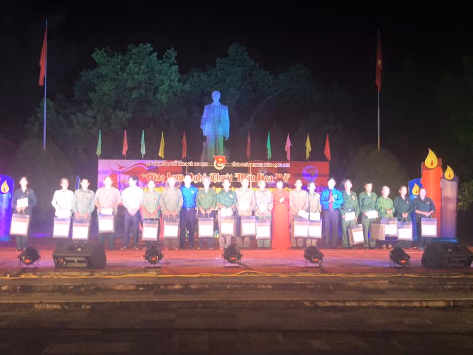 Lạng Sơn: Đêm tri ân “Màu hoa Đỏ” ảnh 3