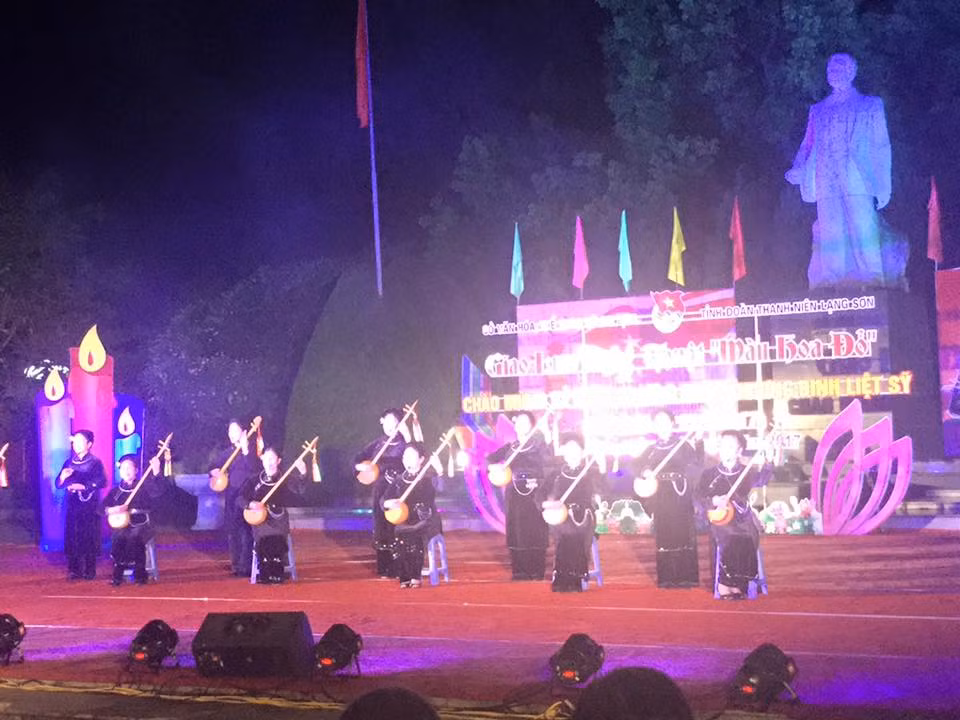 Lạng Sơn: Đêm tri ân “Màu hoa Đỏ” ảnh 2