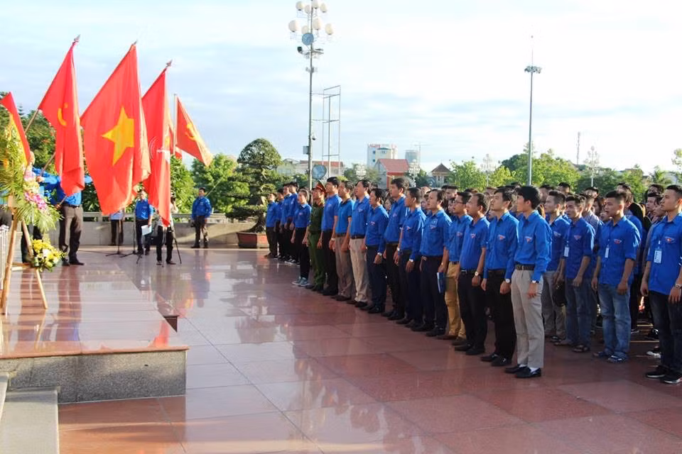 Tỉnh Đoàn Nghệ An xuất kích tình nguyện tháng cao điểm ảnh 1