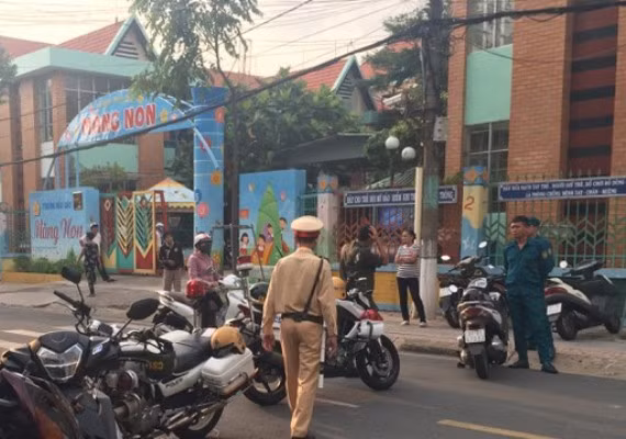 Công an phong tỏa, khám xét ngôi nhà nghi liên quan vụ nổ Cục thuế Bình Dương ảnh 2