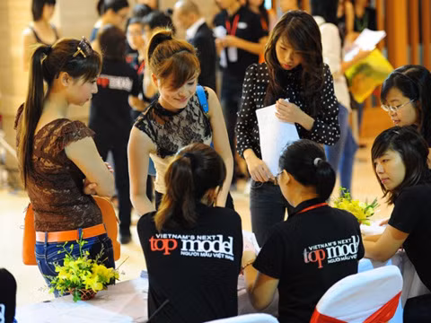 Các thí sinh tham dự vòng sơ tuyển VN's Next Top Model 2011