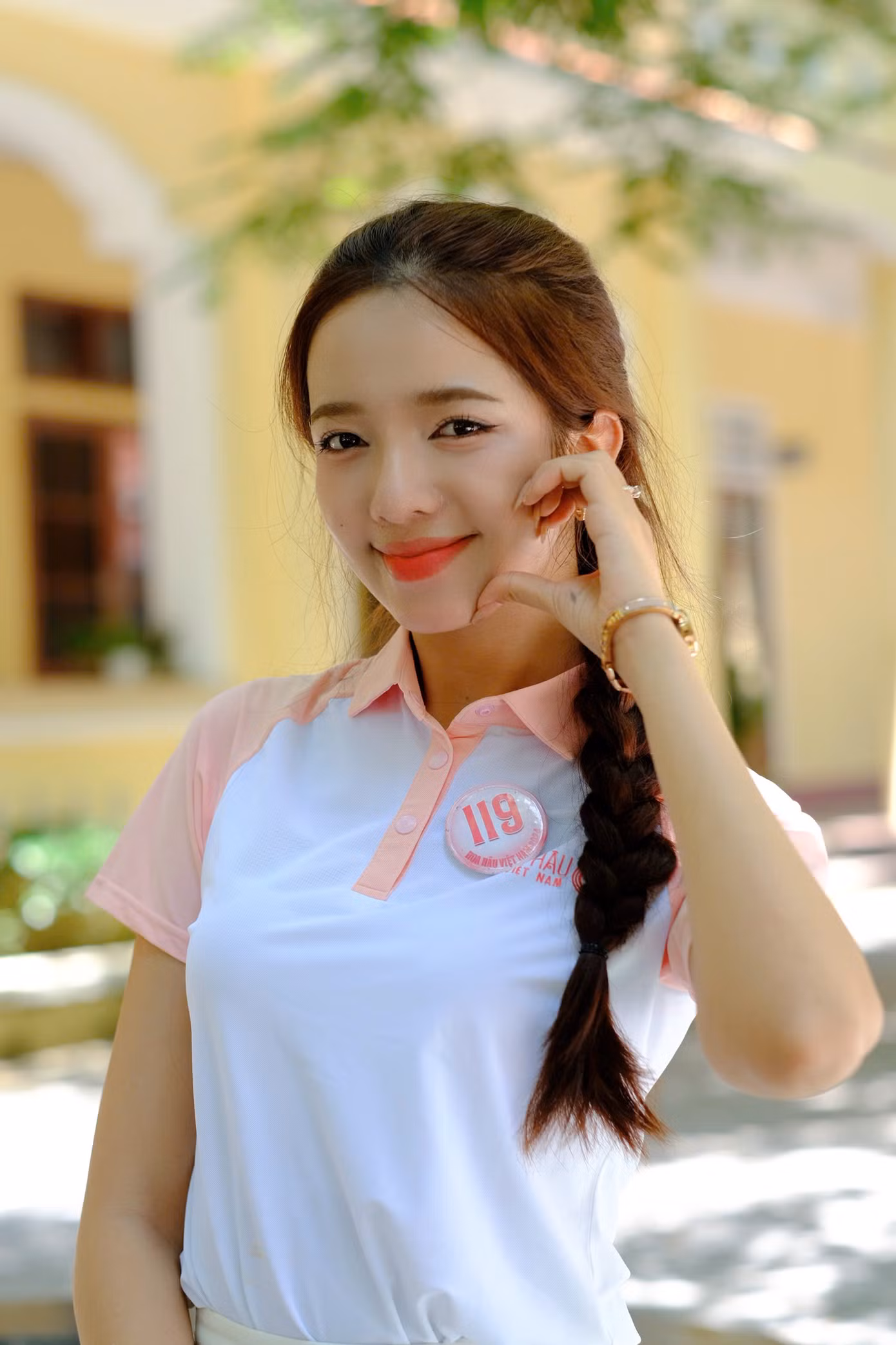 Thí sinh Võ Thị Thanh Bình chia sẻ sau quãng thời gian tạm nghỉ, các thí sinh vẫn nhớ bài, tuyến đi cho các tiết mục đồng diễn trong đêm chung kết. Gia đình Thanh Bình ở Quảng Trị, di chuyển vào Huế chỉ mất hơn một tiếng nên cô cảm thấy may mắn khi có nhiều người nhà tới cổ vũ trong đêm chung kết.