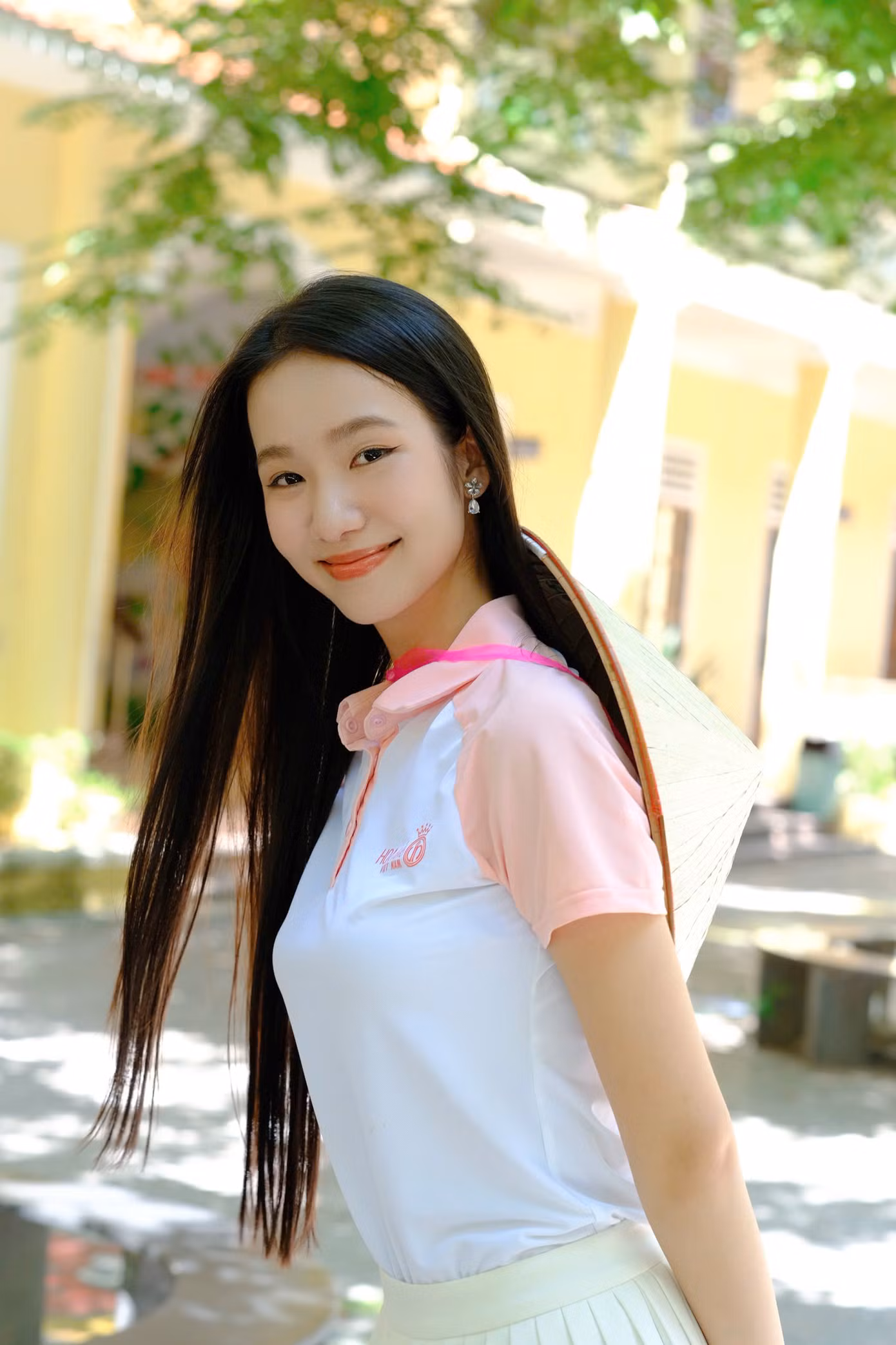 Phương Nhi nói việc Hoa hậu Việt Nam 2024 tổ chức ở quê hương là điều may mắn của cô. Có hơn 60 người tới cổ vũ Phương Nhi trong đêm chung kết bao gồm gia đình, bạn bè, thầy cô.