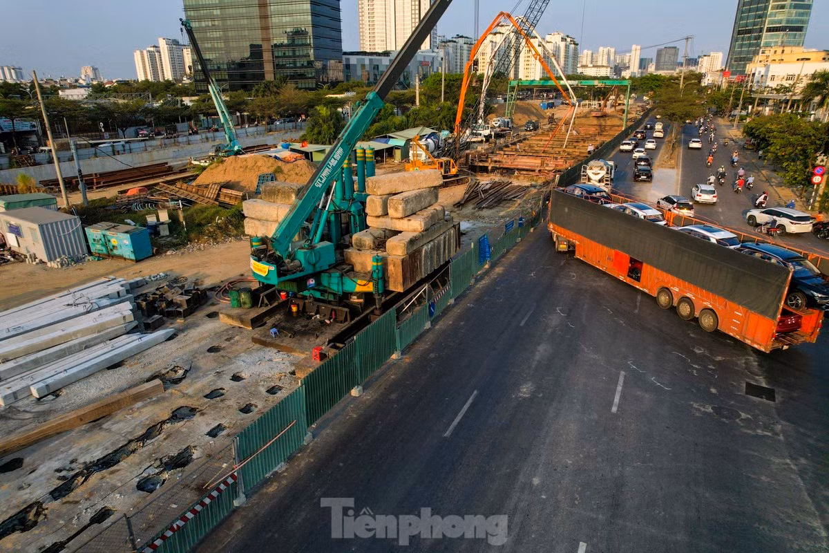 Công trường thi công dự án hầm chui Nguyễn Văn Linh - Nguyễn Hữu Thọ, quận 7. Ảnh: Duy Anh Công trường thi công dự án hầm chui Nguyễn Văn Linh - Nguyễn Hữu Thọ, quận 7. Ảnh: Duy Anh