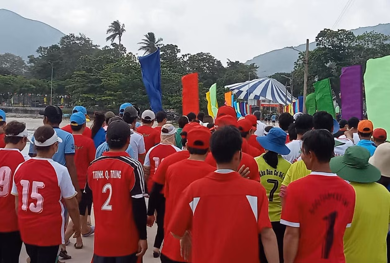 Các vận động viên đang chuẩn bị cho cuộc đua (Ảnh CTV)