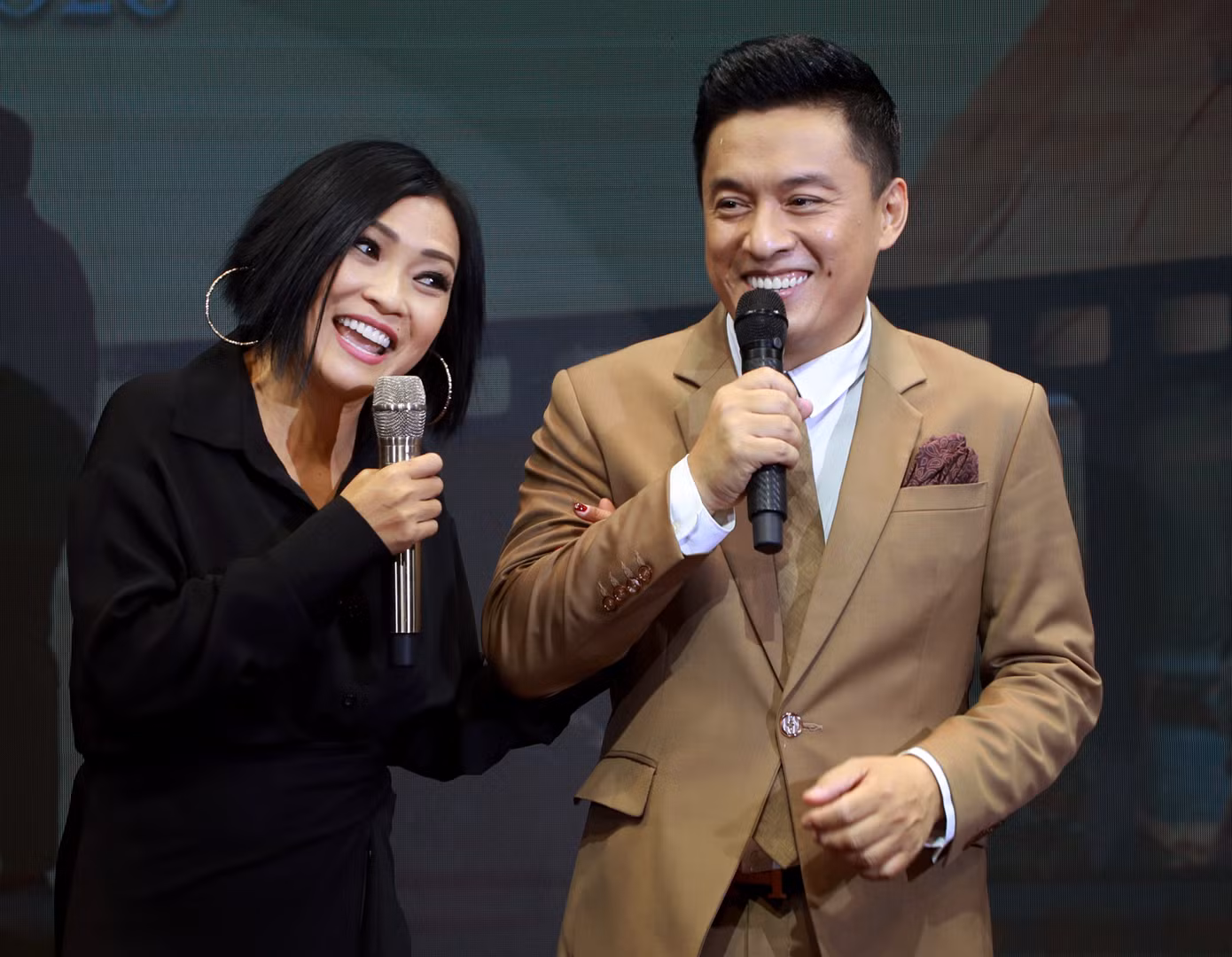 Ca sĩ Phương Thanh và ca sĩ Lam Trường.