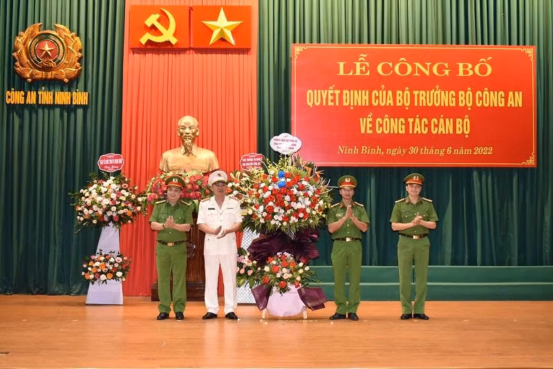 Lễ công bố quyết định bổ nhiệm Phó giám đốc Công an tỉnh Ninh Bình Tống Như Sơn.