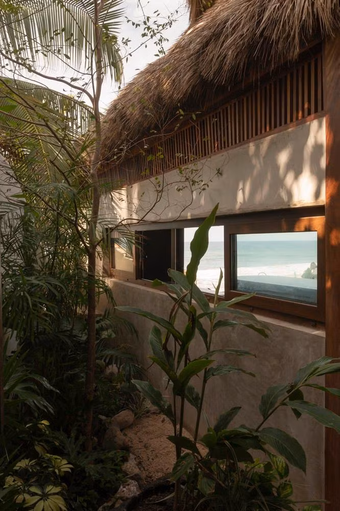 Căn nhà trở thành không gian tận hưởng mùa hè thư thái và yên bình của gia chủ. Nguồn ảnh: Archdaily