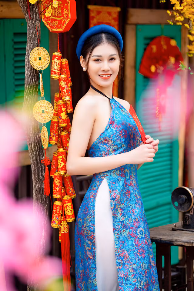 Năm nay, hoạt động chụp ảnh Tết nhộn nhịp hơn năm ngoái. Tại các vườn đào, vườn hoa nổi tiếng cũng đón nhận lượng khách gấp 2,3 lần năm ngoái.