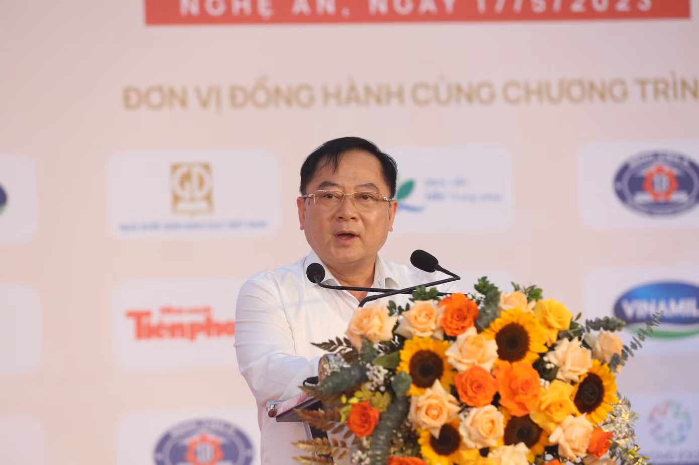Chiều 17/5, Diễn đàn Điều em muốn nói chính thức khai mạc tại Trường THPT Huỳnh Thúc Kháng, thành phố Vinh, tỉnh Nghệ An. Ảnh: Trọng Tài