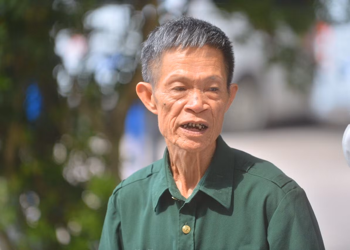 Ông Nguyễn Hồng Diệu (SN 1949) nhớ lại ký ức thời chiến và lan tỏa tinh thần dân tộc tới thế hệ trẻ.