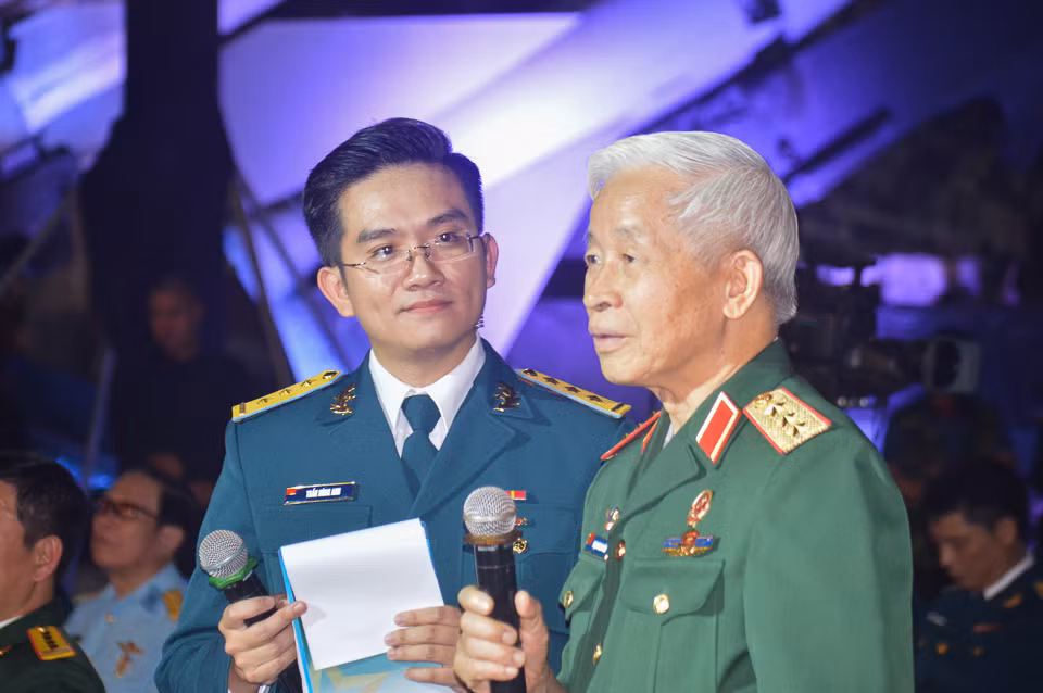 Thượng tướng Phạm Thanh Ngân chia sẻ tại chương trình "Vinh quang người chiến sĩ canh trời".