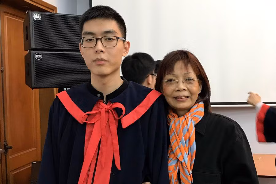 Thi Vũ và mẹ. Thi Vũ và mẹ.