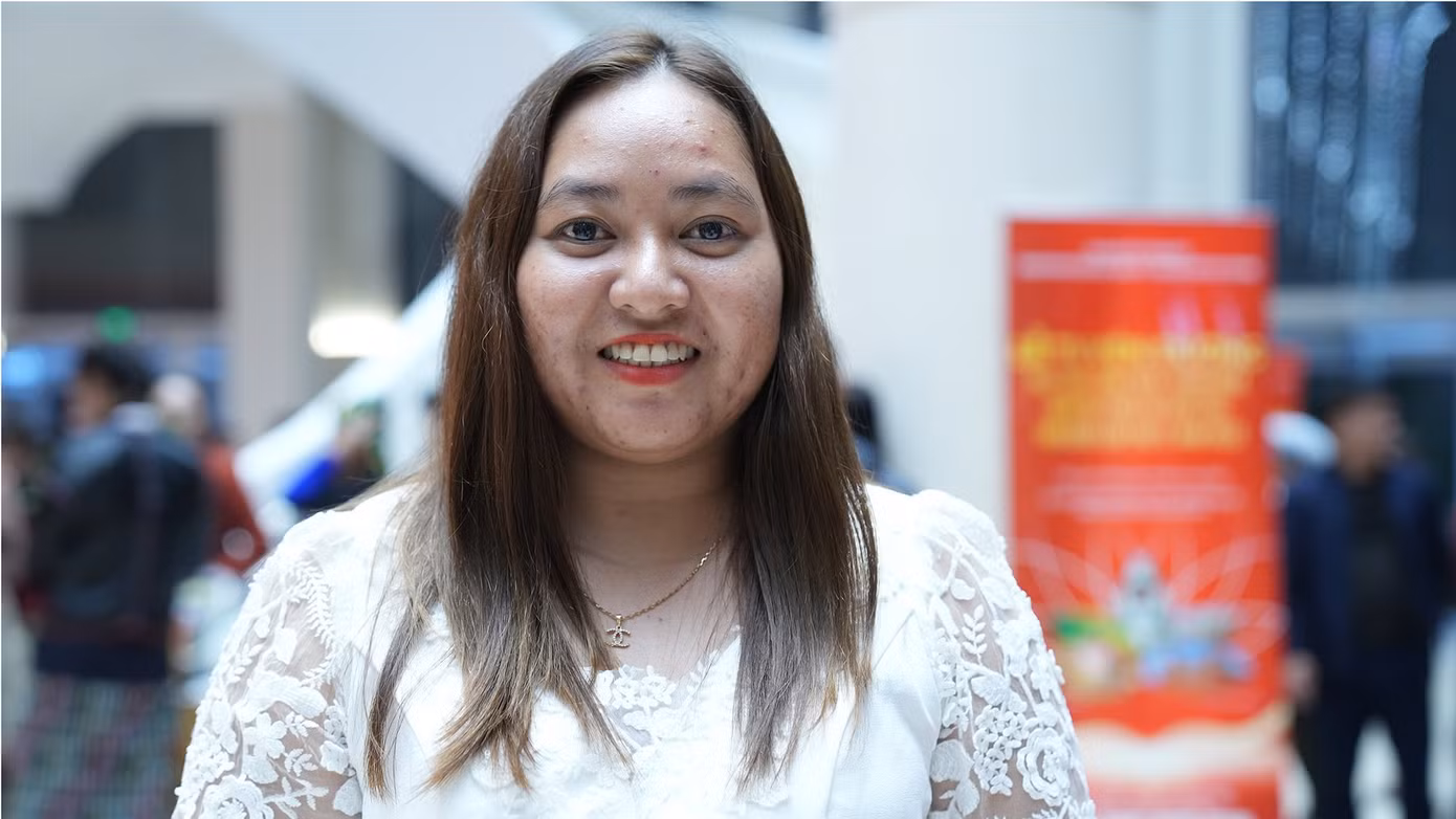 Em Vi Dương Phong và vận động viên Thạch Thị Ánh Lan chia sẻ tại chương trình.