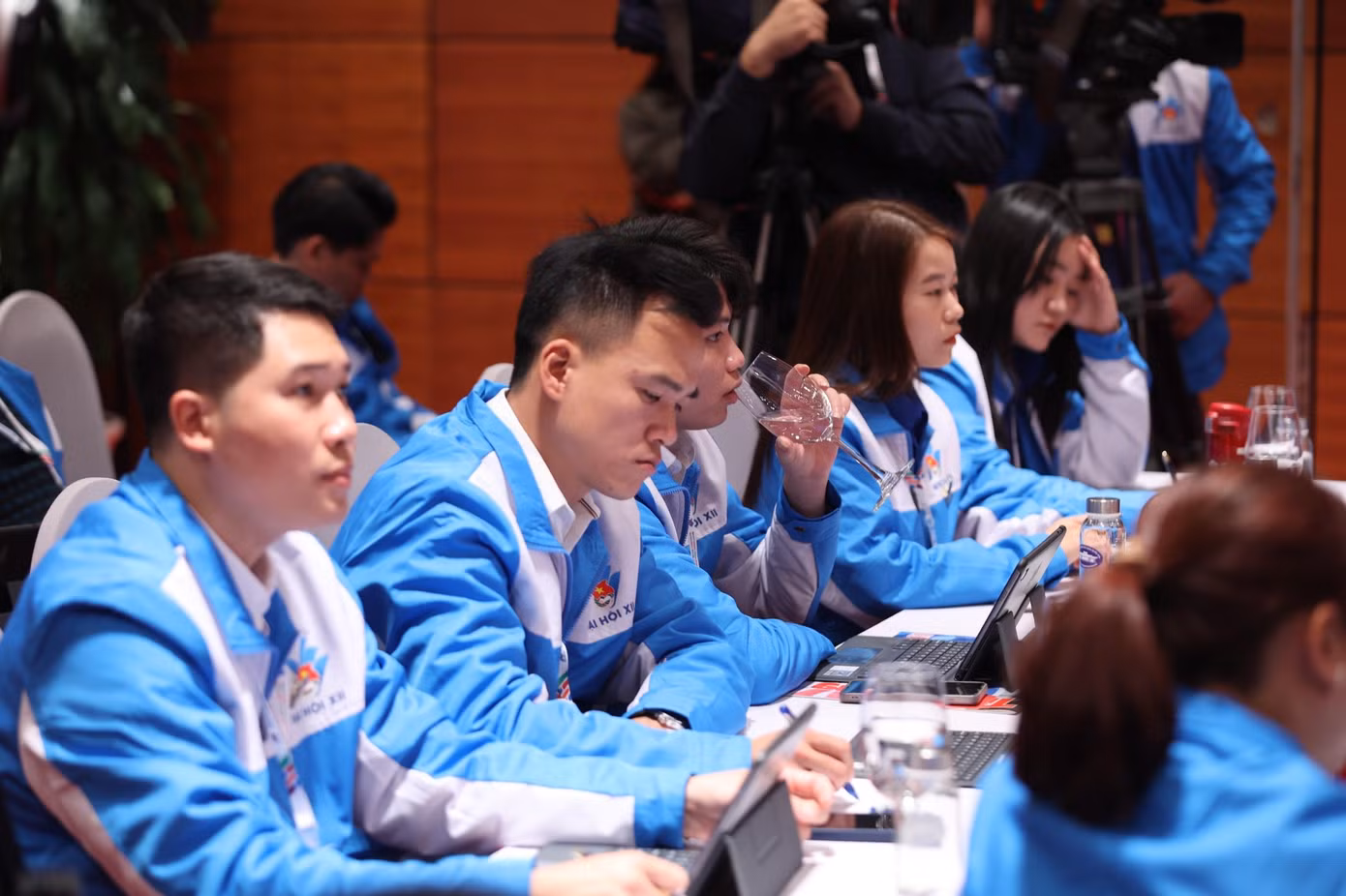 Đại biểu dự diễn đàn "Tổ chức Đoàn – người bạn đồng hành cùng thanh niên”. Ảnh: Như Ý
