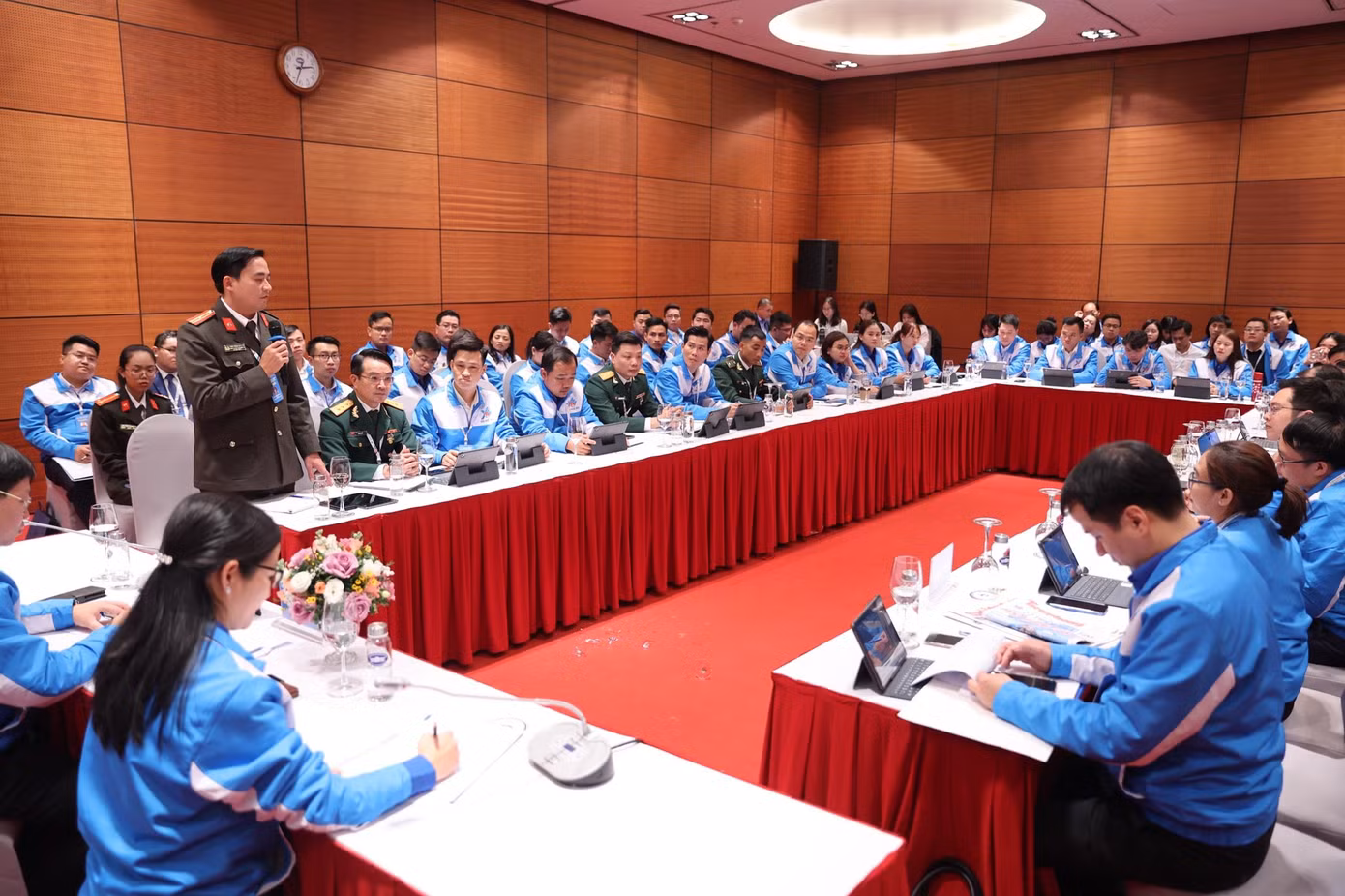 Toàn cảnh diễn đàn “Tổ chức Đoàn – người bạn đồng hành cùng thanh niên” ở tổ thảo luận số 6. Ảnh: Như Ý