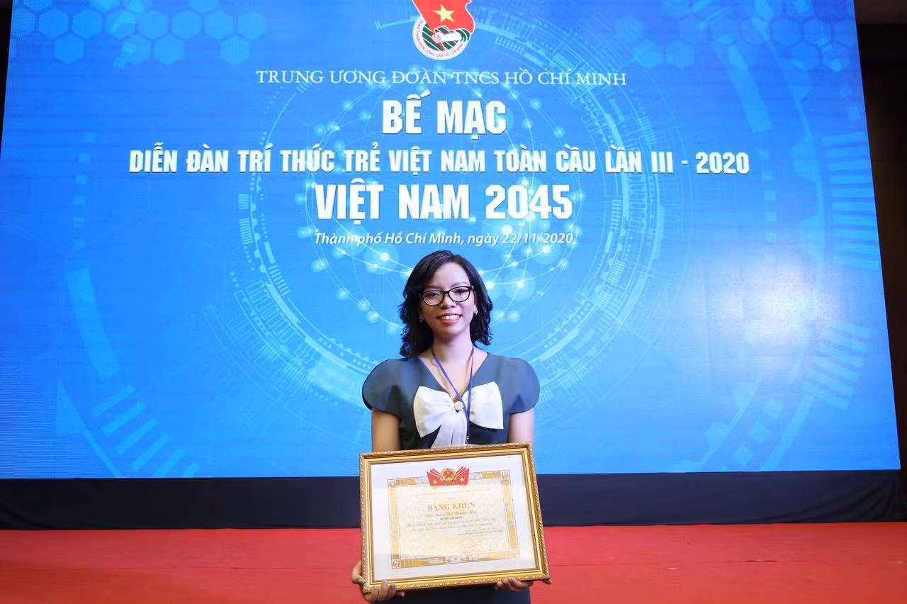 Trần Thị Thanh Mai tại Diễn đàn Trí thức trẻ Việt Nam Toàn cầu. Ảnh: NVCC