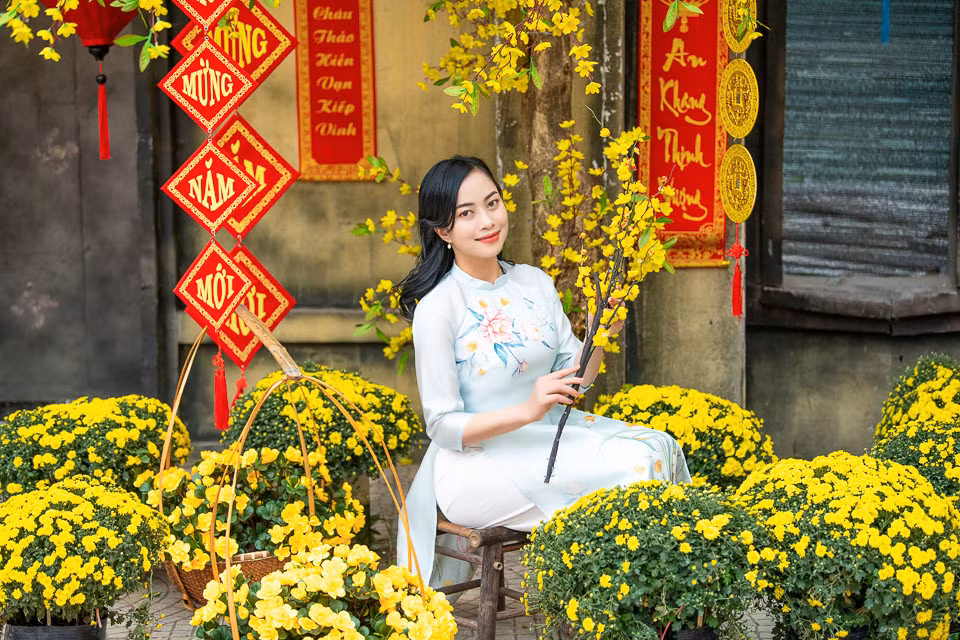 Chụp ảnh Tết là dịp để bạn trẻ lưu giữ lại kỷ niệm thanh xuân, khoảnh khắc đẹp của tuổi trẻ.