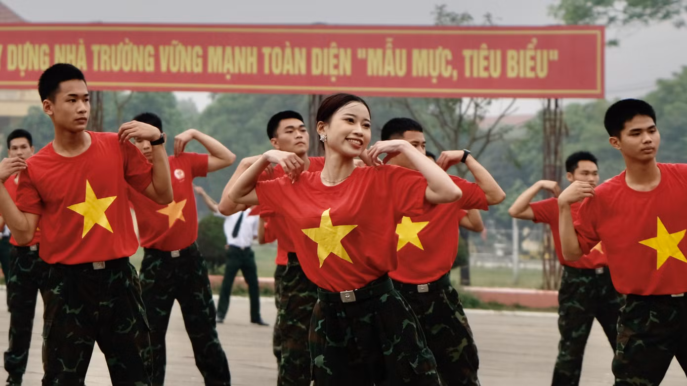 Hội thi tạo cơ hội nâng cao kỹ năng các vũ điệu trong sinh hoạt tập thể cho bộ đội, góp phần xây dựng đời sống văn hoá tinh thần lành mạnh. Ảnh: Châu Linh