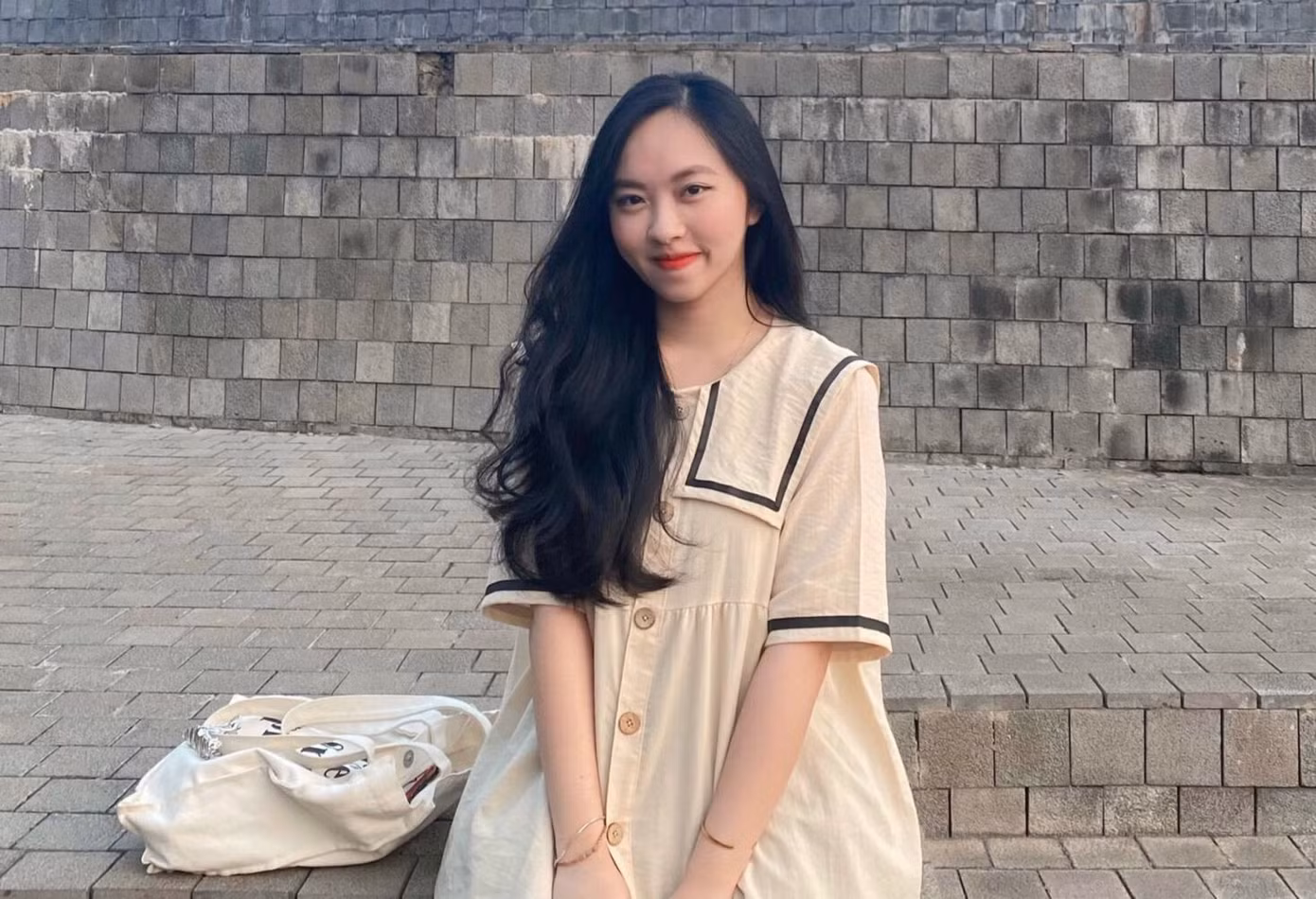 Hiểu Phương (21 tuổi) bất lực khi không cầm nổi lương về... Hiểu Phương (21 tuổi) bất lực khi không cầm nổi lương về...