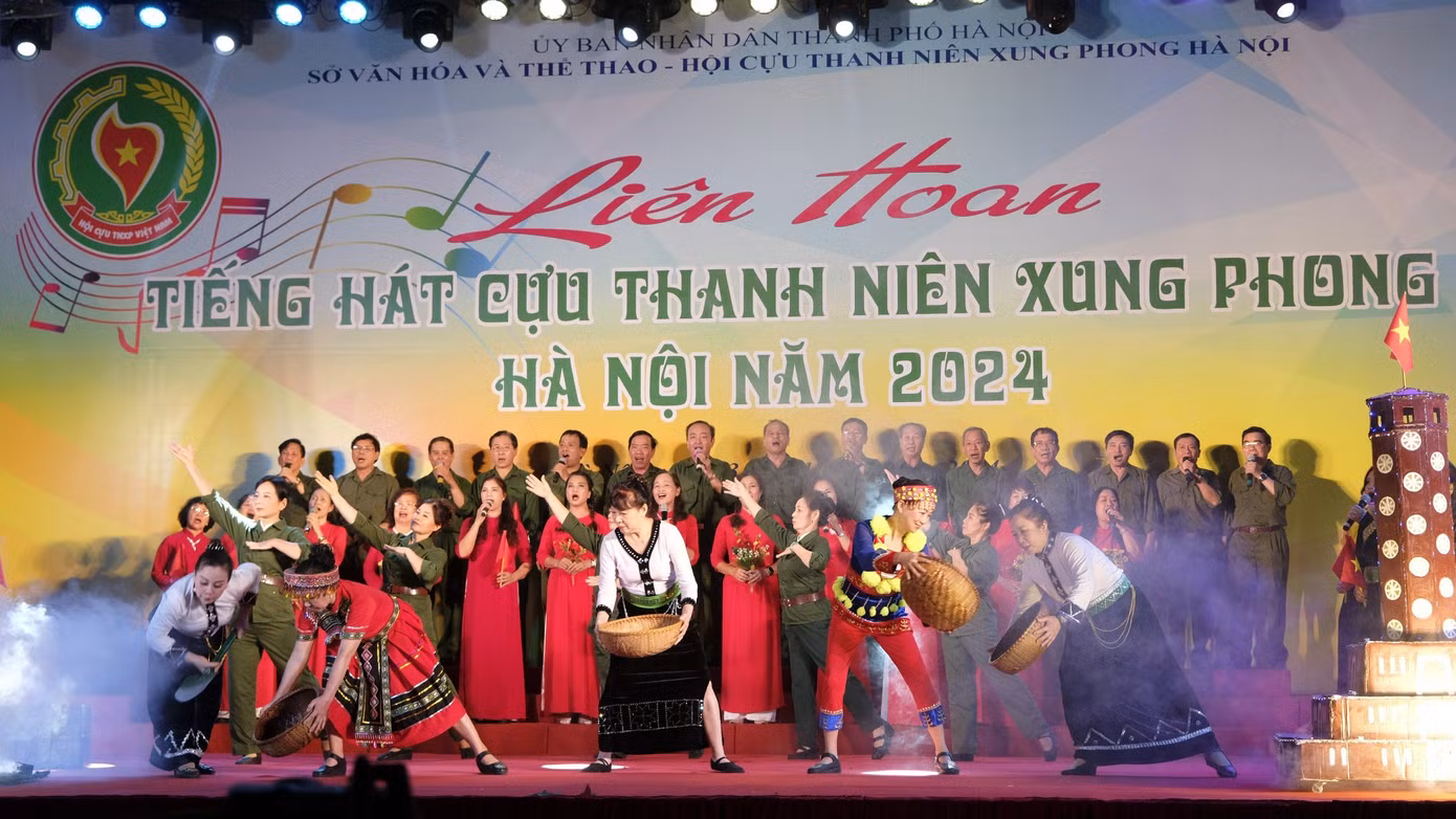 Các tiết mục tại Liên hoan hướng đến ca ngợi con người, đất nước Việt Nam và hình ảnh, phẩm chất tốt đẹp của lực lượng cựu TNXP trong các thời kỳ kháng chiến. Ảnh: Châu Linh