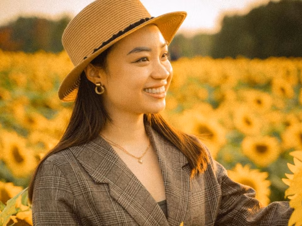 Hoàng Thu Trang (SN 1998) mới tốt nghiệp ngành Nghiên cứu và Công nghệ phát triển thực phẩm của trường Niagara College. Ảnh: NVCC
