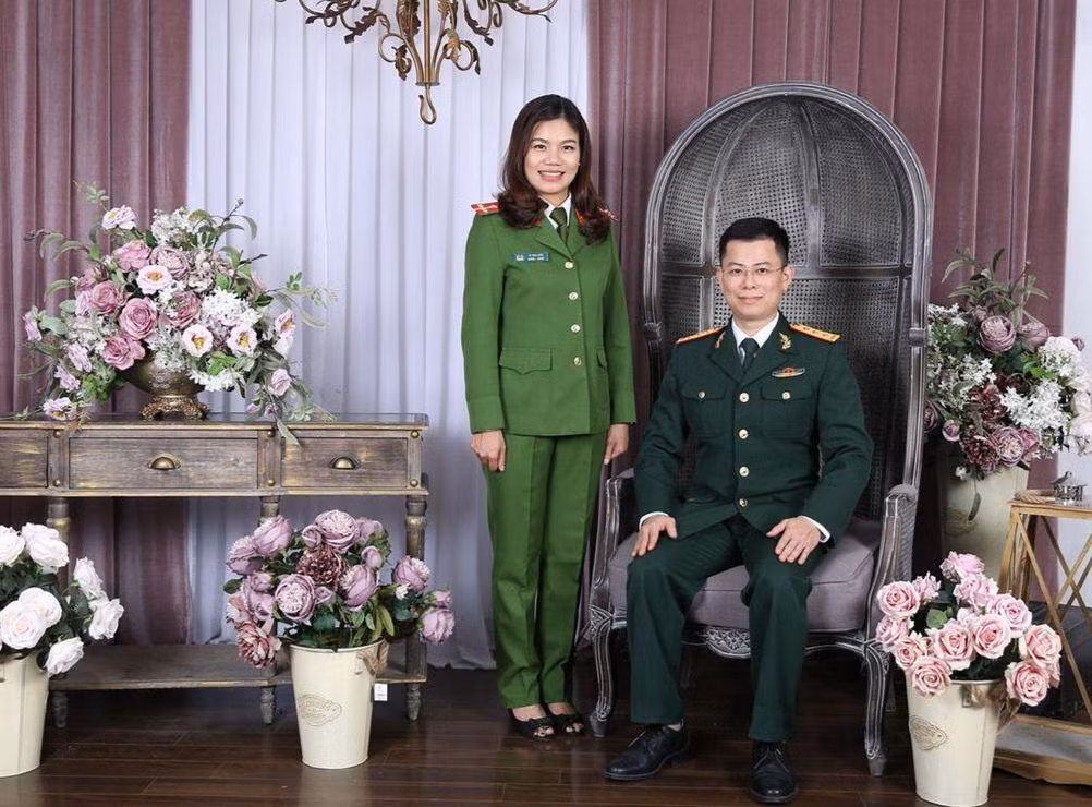 Anh Phạm Lê Nam và chị Lê Thu Hiền là 1 trong 21 gia đình nhận danh hiệu "Gia đình trẻ Việt Nam tiêu biểu" 2022. Ảnh: NVCC