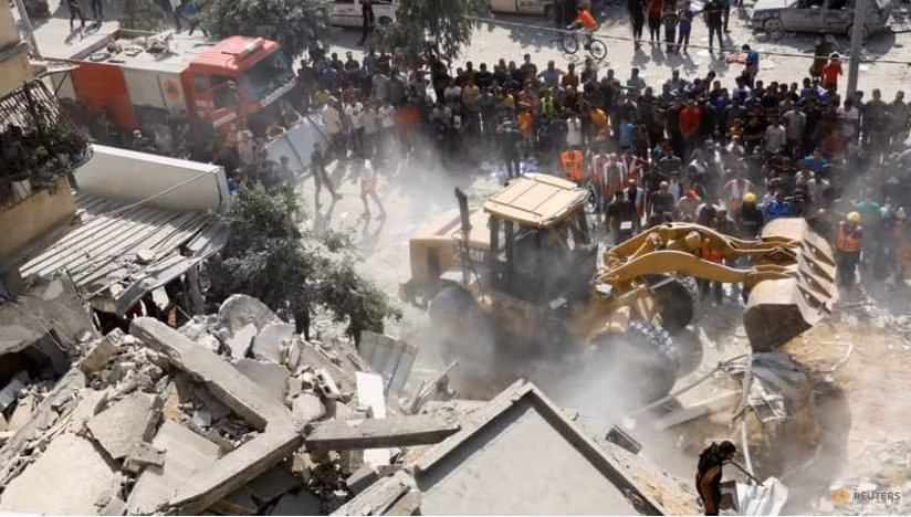 Một ngôi nhà ở Khan Younis, phía nam Dải Gaza, bị Israel tấn công ngày 24/10. (Ảnh: Reuters)