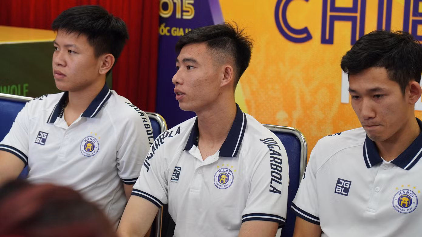 Vũ Tiến Long, Quan Văn Chuẩn và Nguyễn Hai Long, những cầu thủ của Hà Nội FC chinh chiến tại VCK U23 châu Á. (Ảnh: Trí Công)