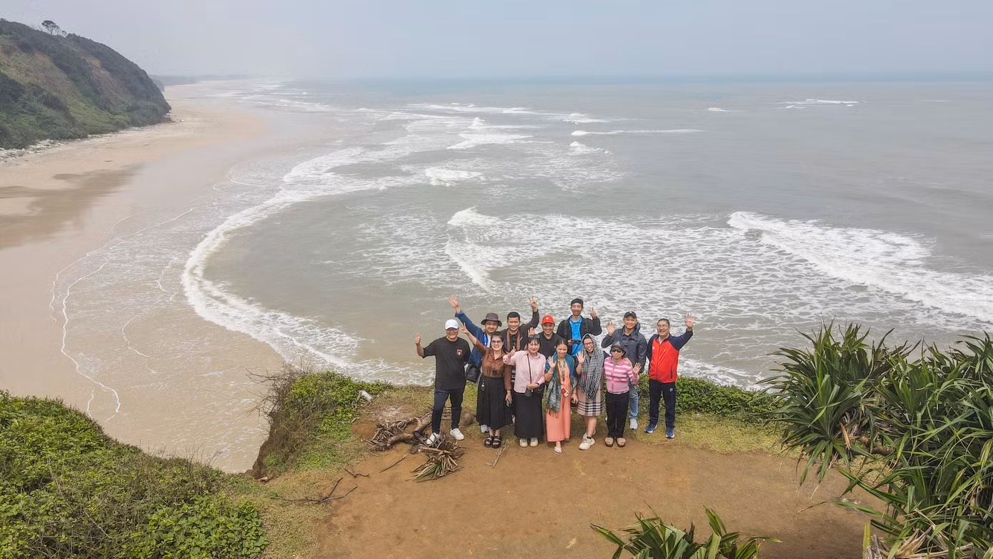 Một điểm đặc biệt của Mũi Trèo, tương tự nhiều nơi khác tại Quảng Trị, đó là khung cảnh hoàn toàn tự nhiên, chưa chịu ảnh hưởng bởi con người và bị thương mại hóa.