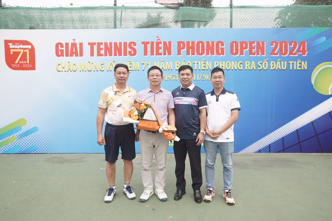 Nhà báo Phùng Công Sưởng nhấn mạnh, sự đồng hành, hỗ trợ của các đơn vị, doanh nghiệp, đối tác trong các hoạt động do báo Tiền Phong tổ chức là yếu tố quan trọng quyết định sự thành công.