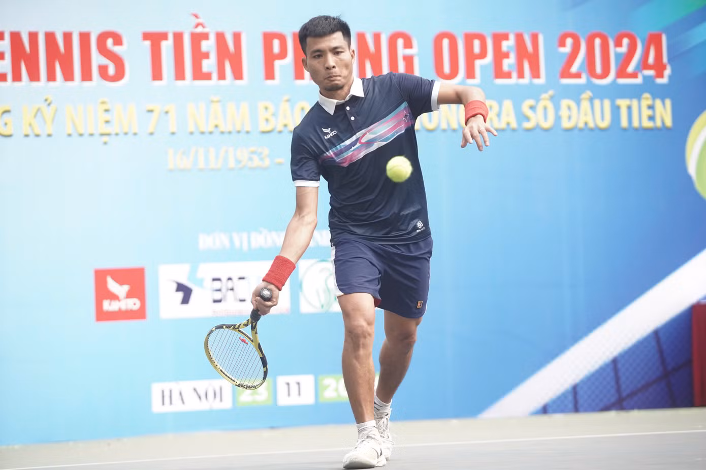 Sự đồng hành của nhãn hàng thể thao Kamito góp phần vào sự thành công của Giải Tennis báo Tiền Phong mở rộng năm 2024.