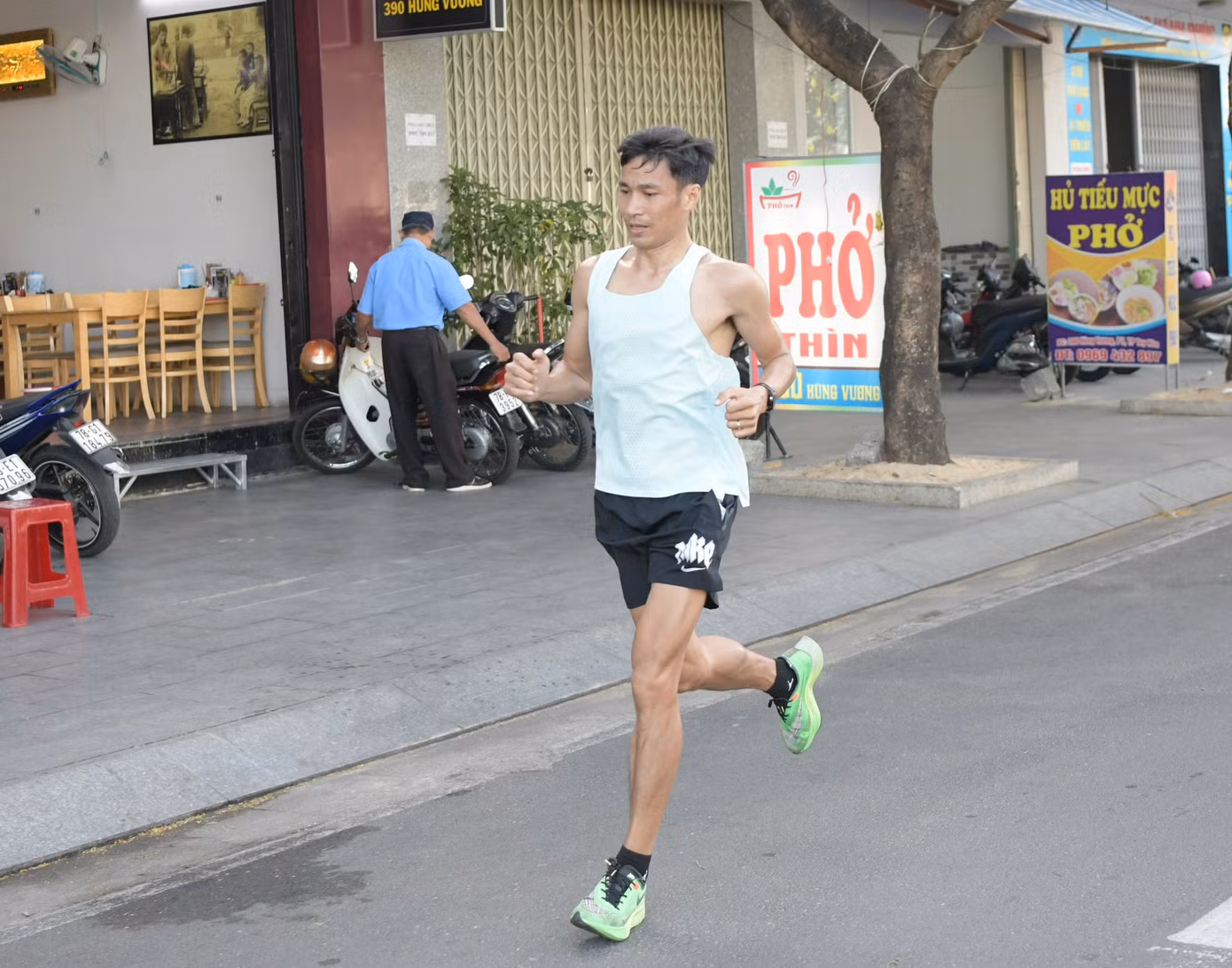 Nguyễn Văn Lai tiếp tục là đối thủ nặng ký của Hoàng Nguyên Thanh. Kỳ trước tại Lai Châu, lão tướng đoàn Quân đội cán đích với thành tích 2 giờ 37 phút 8 giây, chỉ sau Nguyên Thanh chút ít (2 giờ 36 phút).