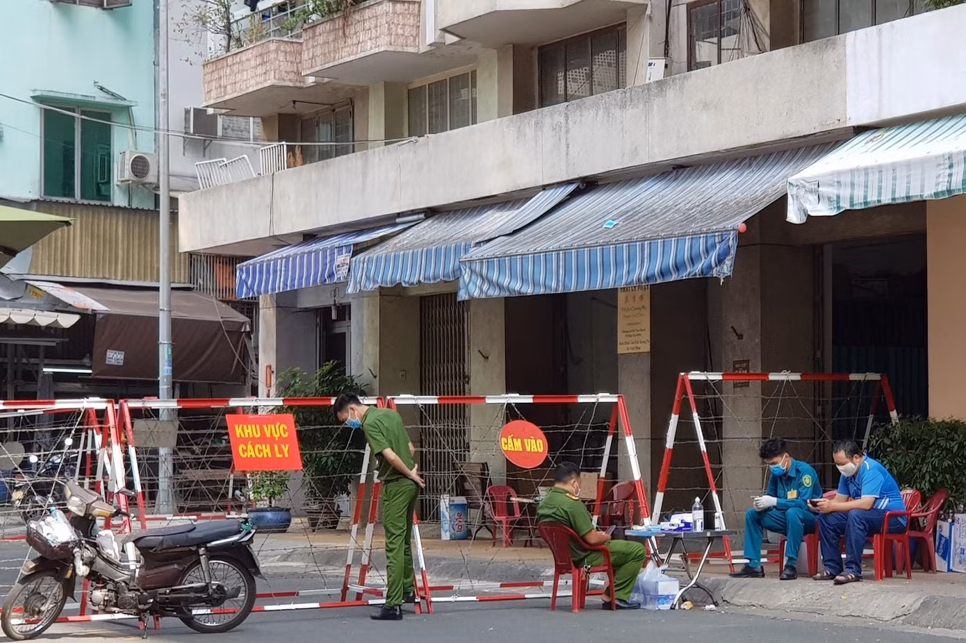 Lệnh phong tỏa tạm thời để thực hiện các biện pháp chống dịch là phù hợp để ngăn chặn nguy cơ lây nhiễm