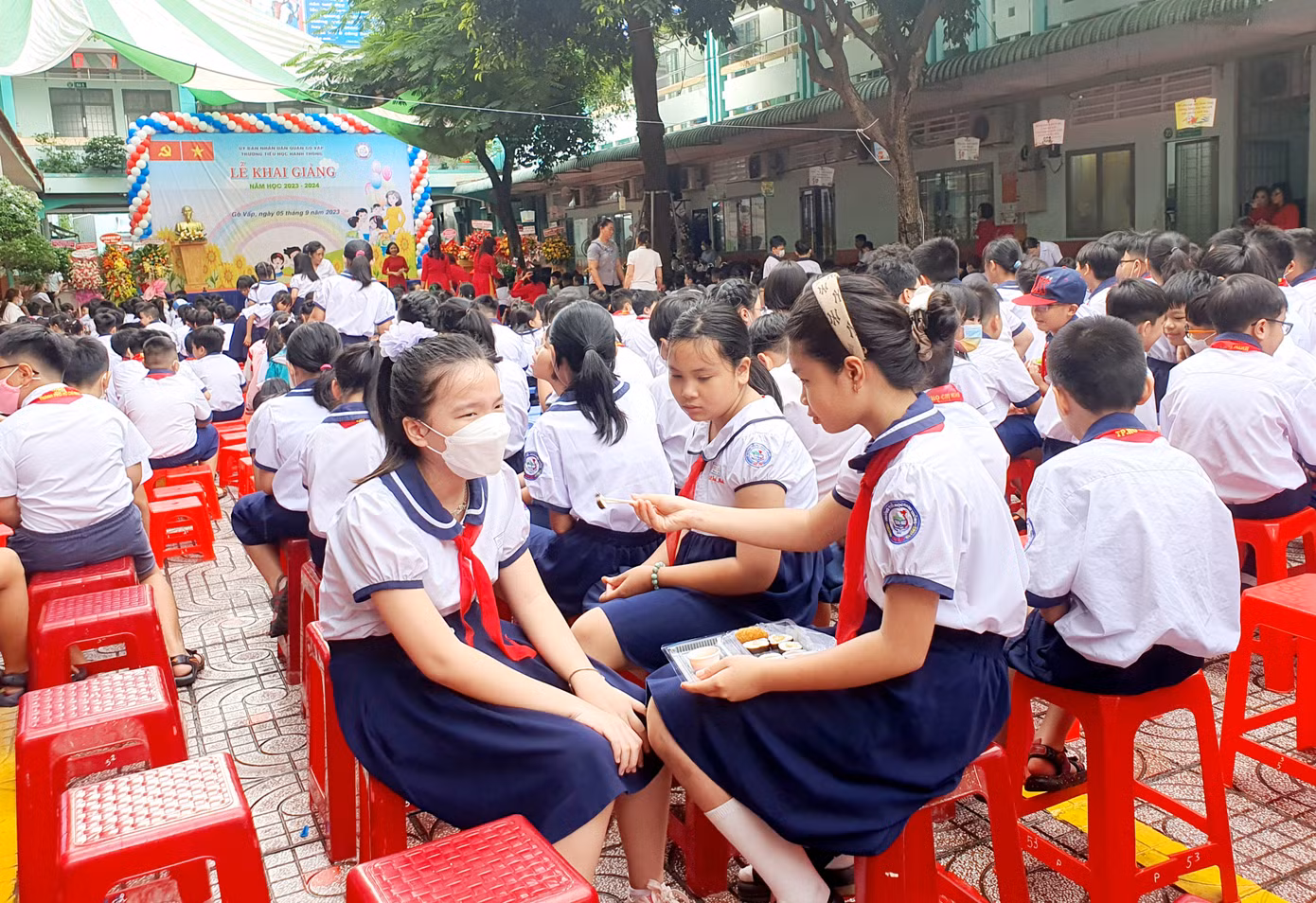 Thu- chi đầu năm học tại các trường đang là vấn đề được dư luận quan tâm (ảnh: Nguyễn Dũng)