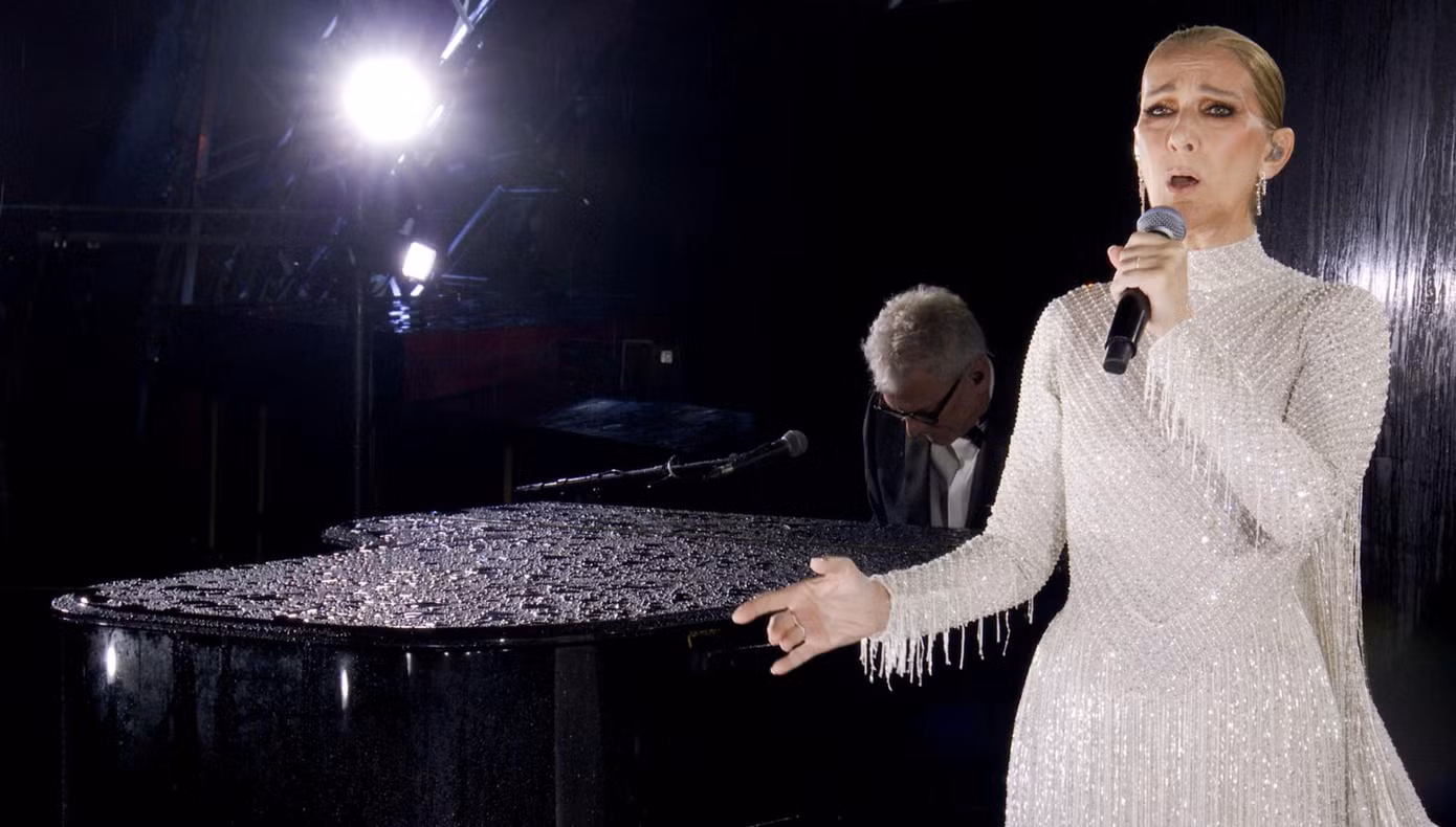 Celine Dion có màn trình diễn đẳng cấp tại lễ khai mạc Olympic Paris 2024. Ảnh: Getty Images.