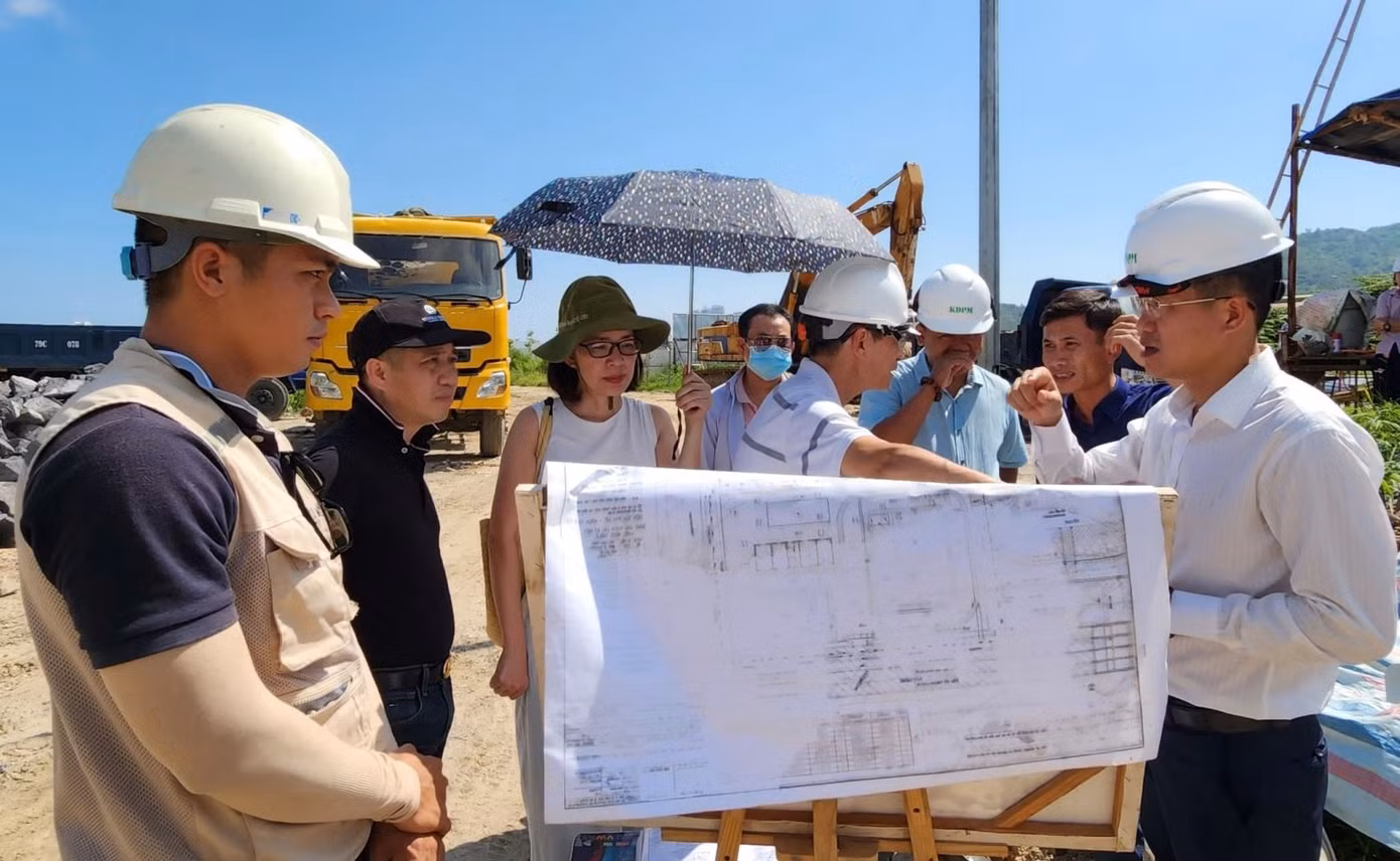 Đoàn công tác của World Bank kiểm tra dự án CCSEP Nha Trang. Ảnh: BQL. Đoàn công tác của World Bank kiểm tra dự án CCSEP Nha Trang. Ảnh: BQL.