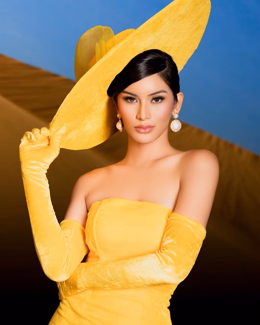 Sophia đang hoạt động trong lĩnh vực làm đẹp, mỹ phẩm và chăm sóc da. Cô quảng cáo cho nhiều thương hiệu mỹ phẩm, quần áo và đồ tiêu dùng.