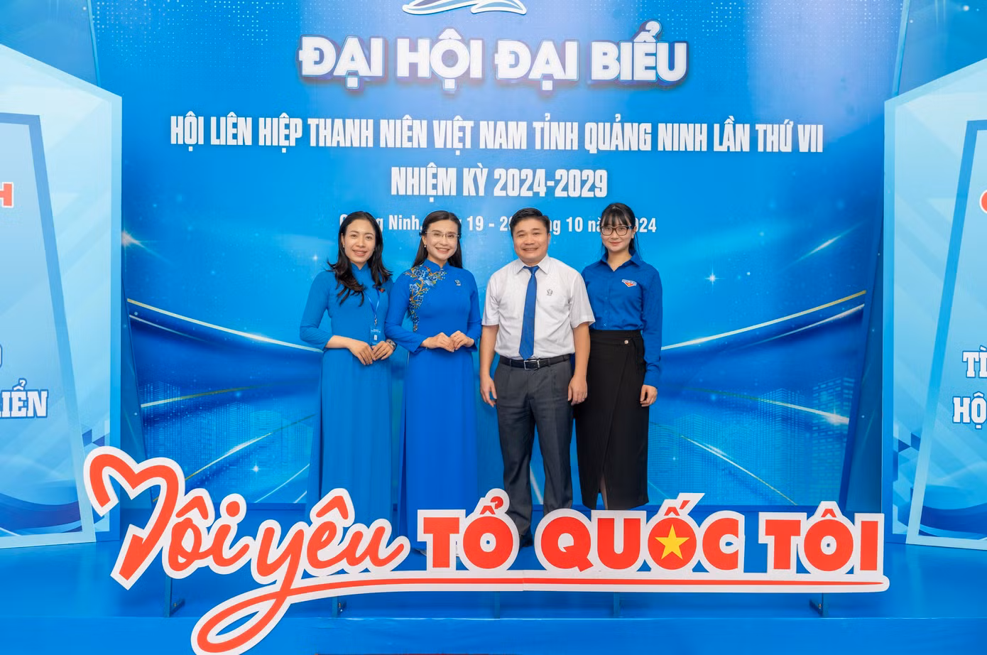 Trong nhiệm kỳ XII, thế hệ thanh niên Quảng Ninh xác định tiếp tục phát huy truyền thống yêu nước thông qua phong trào “Tôi yêu Tổ quốc tôi” và thực hiện các chiến dịch, hành động cụ thể như Thanh niên Quảng Ninh xung kích, tình nguyện vì cuộc sống cộng đồng; Thanh niên Quảng Ninh tham gia bảo tồn, phát huy bản sắc văn hóa dân tộc, phát triển văn hóa, con người giàu bản sắc Quảng Ninh; Thanh niên Quảng Ninh đoàn kết, hội nhập; Thanh niên Quảng Ninh sáng tạo, khởi nghiệp… Trong nhiệm kỳ XII, thế hệ thanh niên Quảng Ninh xác định tiếp tục phát huy truyền thống yêu nước thông qua phong trào “Tôi yêu Tổ quốc tôi” và thực hiện các chiến dịch, hành động cụ thể như Thanh niên Quảng Ninh xung kích, tình nguyện vì cuộc sống cộng đồng; Thanh niên Quảng Ninh tham gia bảo tồn, phát huy bản sắc văn hóa dân tộc, phát triển văn hóa, con người giàu bản sắc Quảng Ninh; Thanh niên Quảng Ninh đoàn kết, hội nhập; Thanh niên Quảng Ninh sáng tạo, khởi nghiệp…