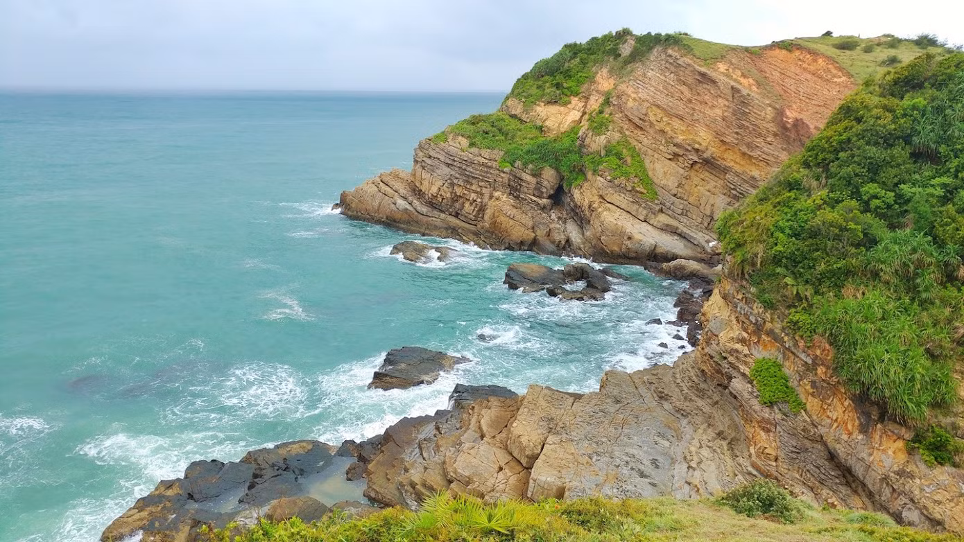 Bãi đá Móng Rồng huyện đảo Cô Tô.