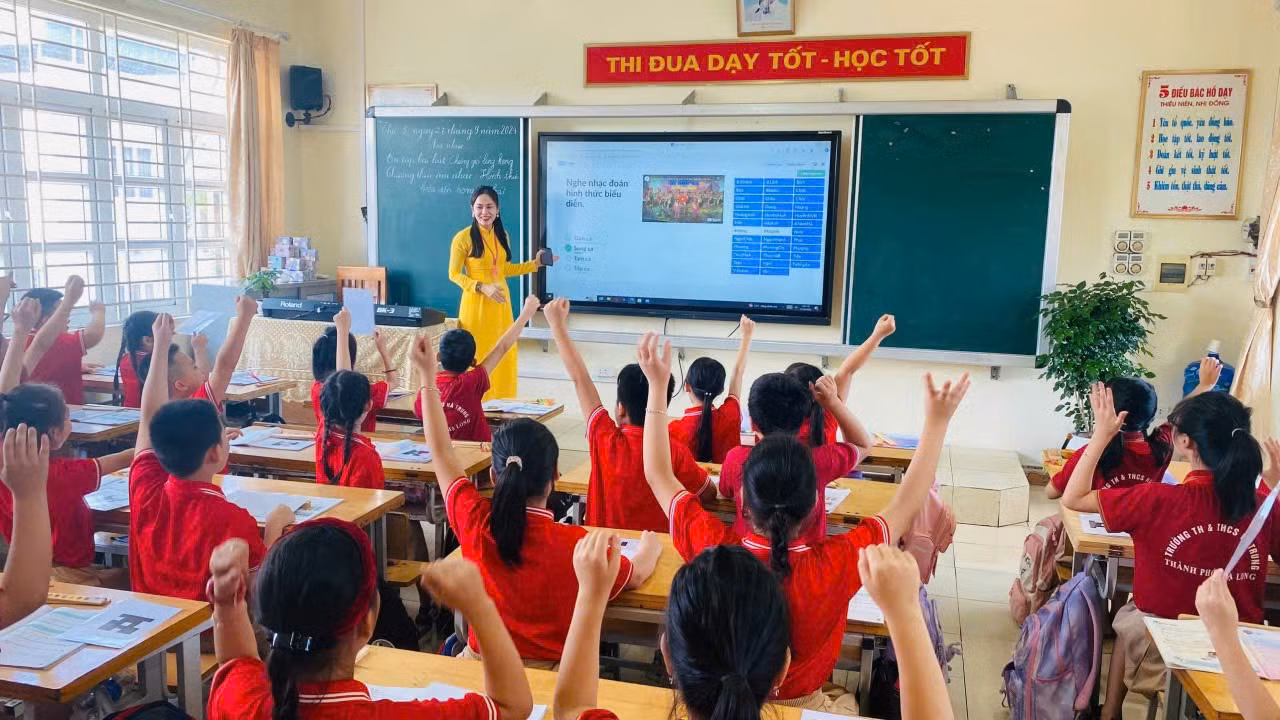 Ngành giáo dục Hạ Long đang áp dụng công nghệ, chuyển đổi số vào công tác dạy và học.