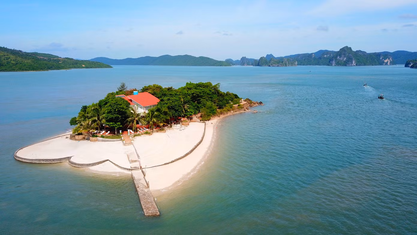Tiềm năng phát triển du lịch của vịnh Bái tử Long còn rất lớn.