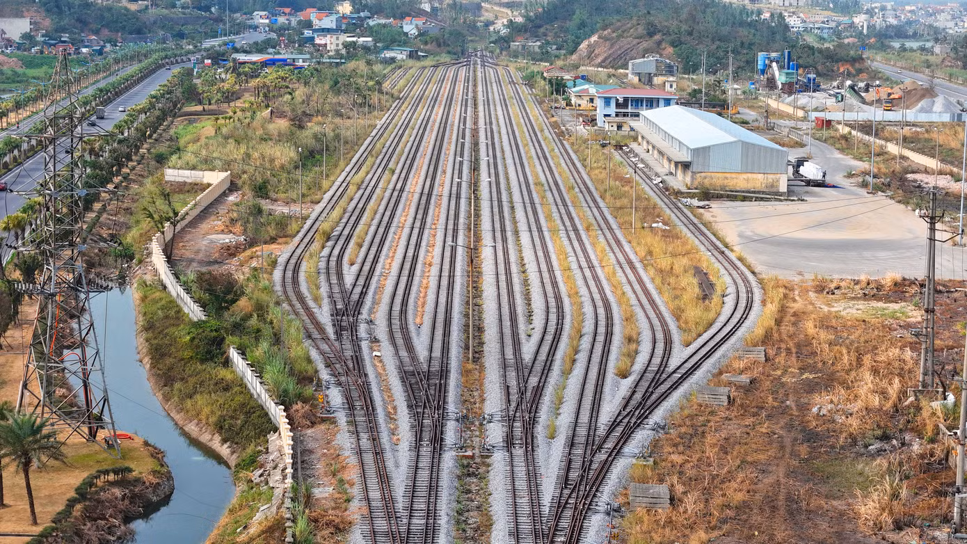 Tuyến đường sắt Yên Viên - Hạ Long.