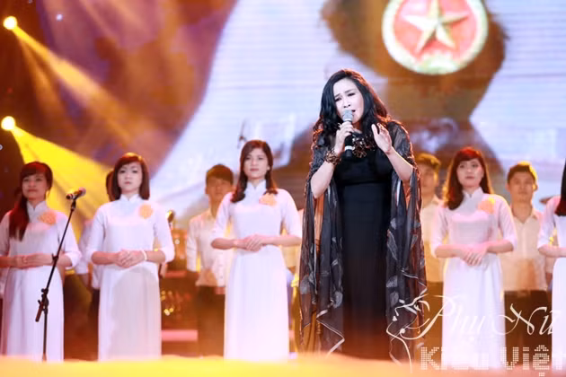 Thanh Lam ‘mách chuyện’ về ‘Màu hoa đỏ’ với ba ảnh 3