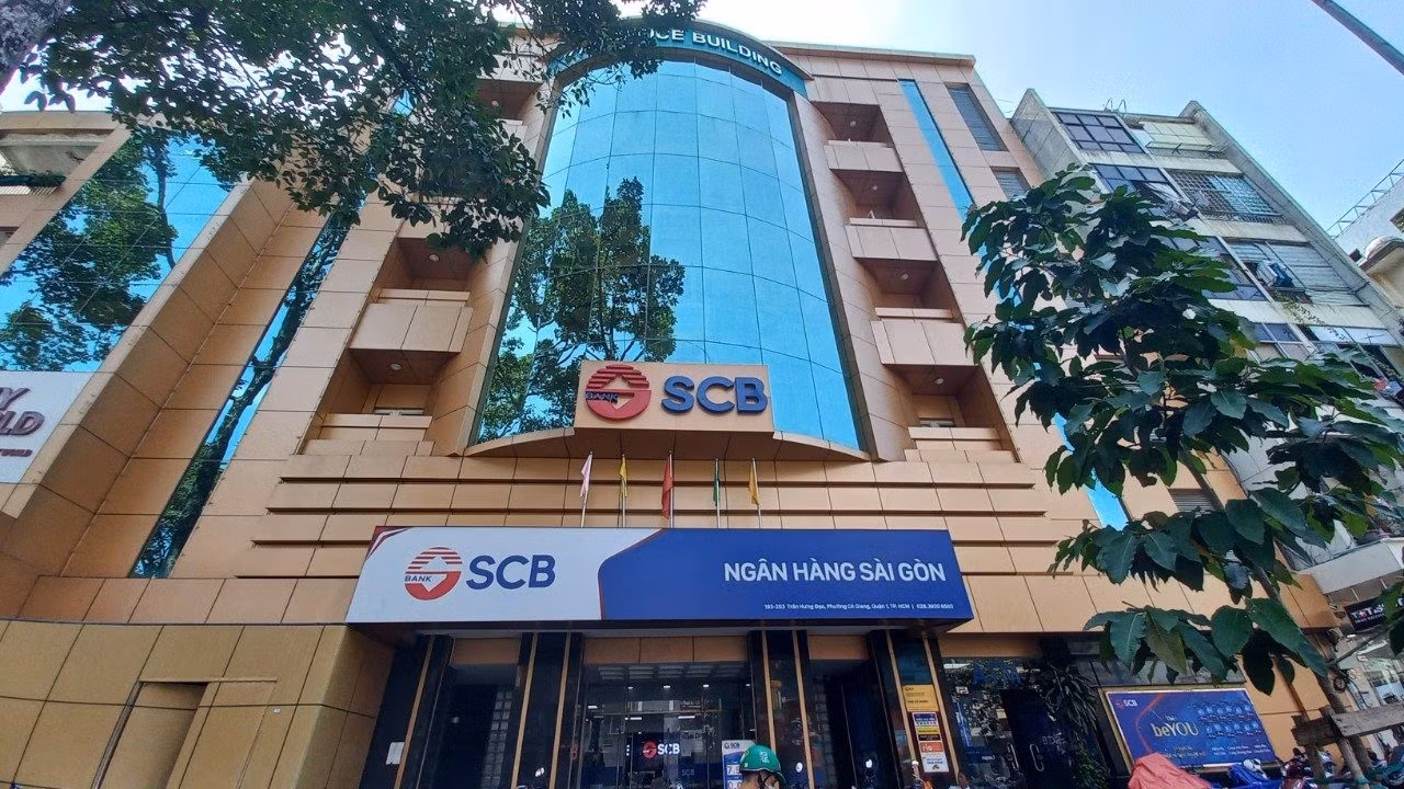 Ngân hàng SCB thu hẹp dịch vụ khách hàng.