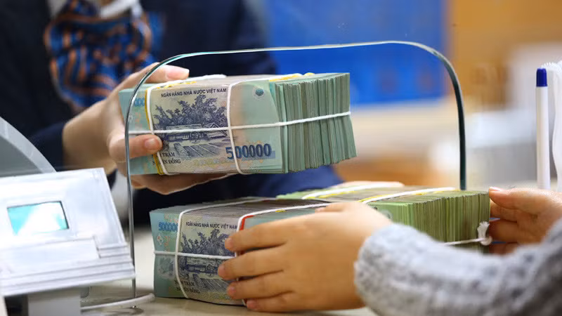 Nhiều ngân hàng khác cũng đang rục rịch xin chấp thuận tăng vốn của cơ quan quản lý. Nhiều ngân hàng khác cũng đang rục rịch xin chấp thuận tăng vốn của cơ quan quản lý.