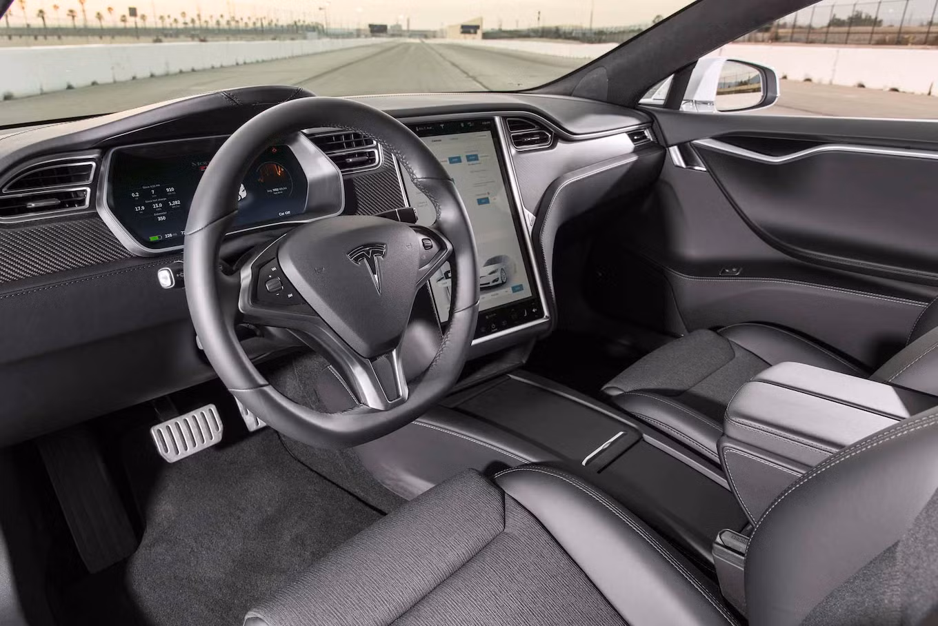 Ưu và nhược điểm của Tesla Model X 2018 ảnh 1