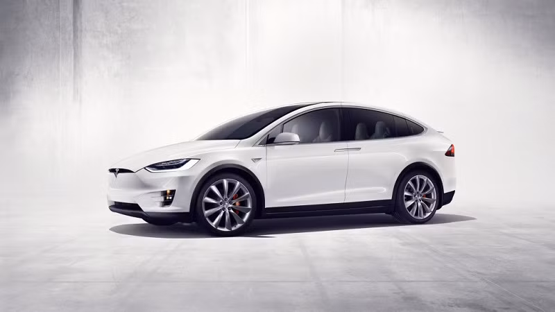 Xe điện Tesla Model S bỗng nhiên bốc cháy tại Trung Quốc ảnh 3